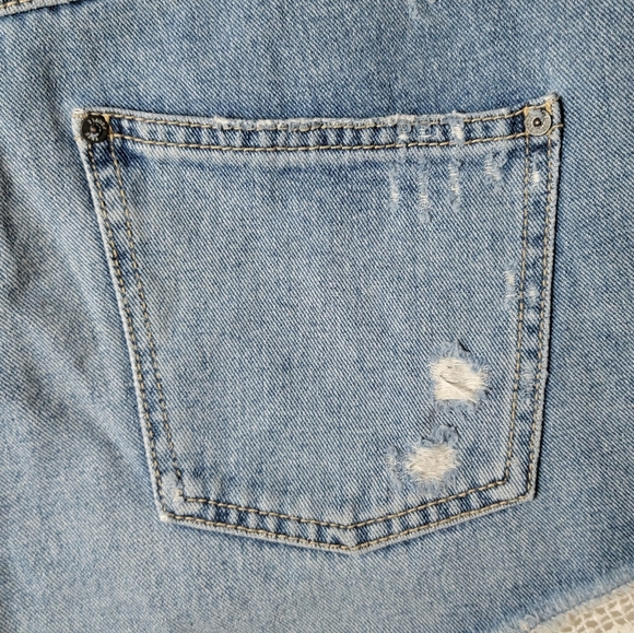 Free People Crochet Trim Denim Shorts Size 29 | Boho Summer Beachwear - Picture 10 of 10